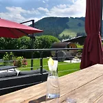 Mama - Luxus Und Lebensfreude